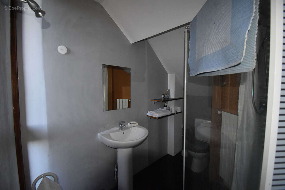 Maison à VARENNES-VAUZELLES