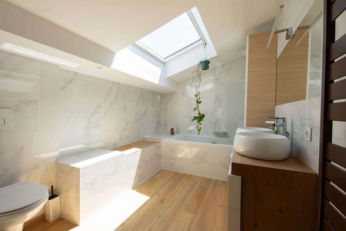 Maison à SAINT-CAPRAIS-DE-BORDEAUX