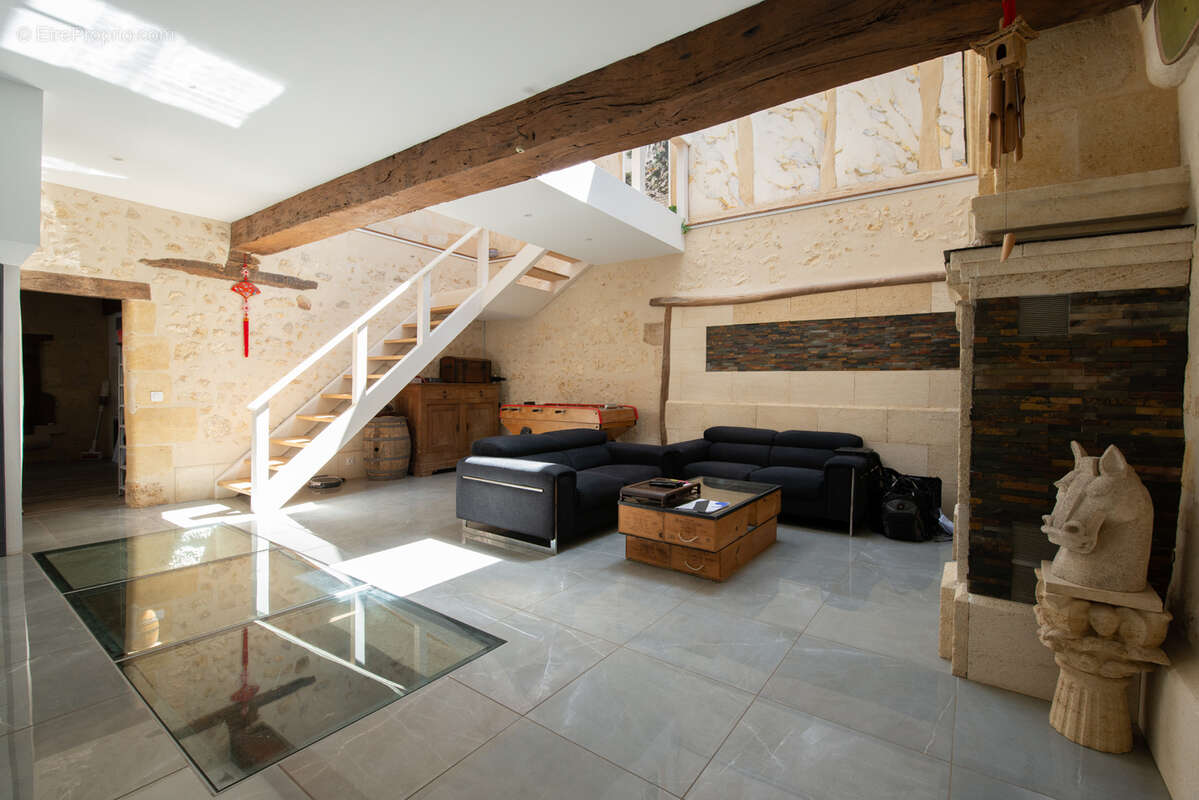 Maison à SAINT-CAPRAIS-DE-BORDEAUX