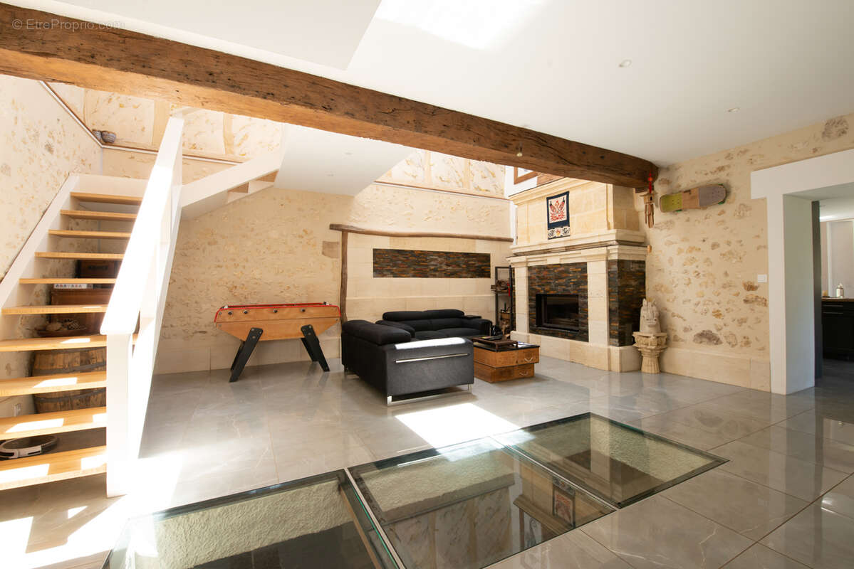 Maison à SAINT-CAPRAIS-DE-BORDEAUX