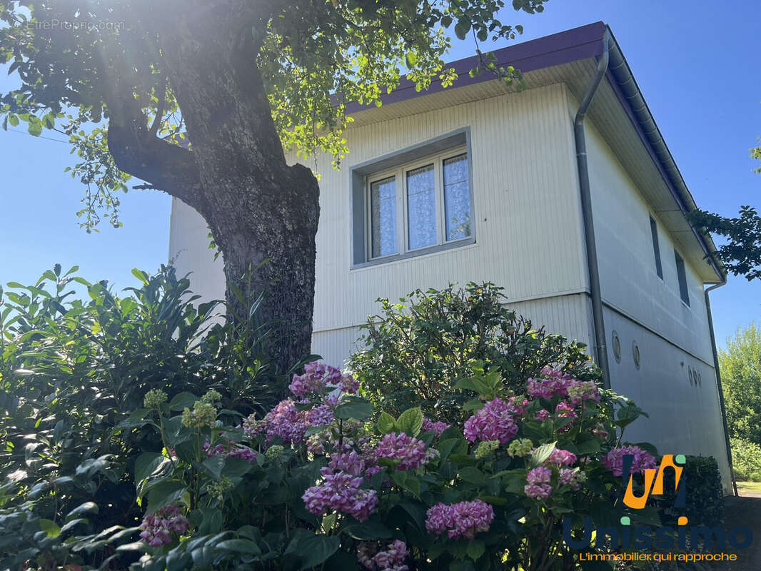 Maison à COLOMBIER-FONTAINE