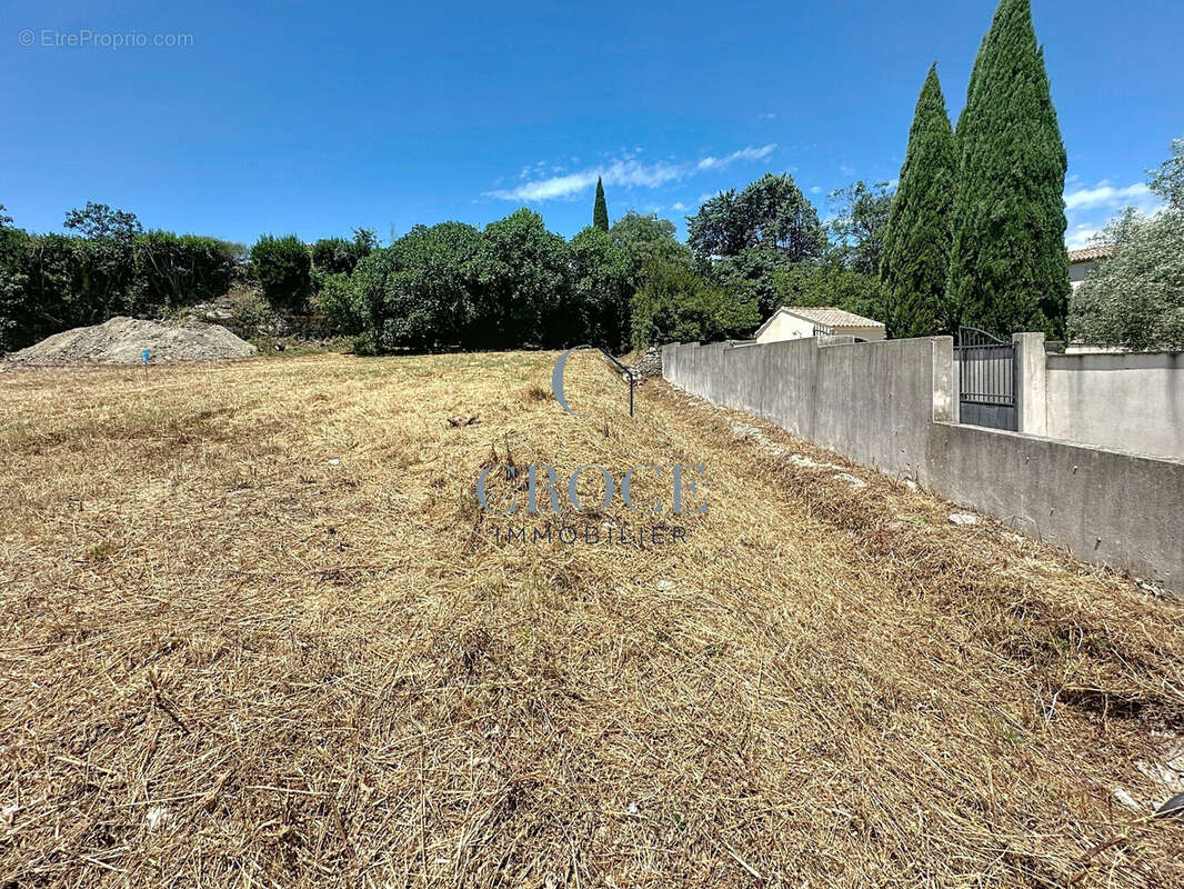 Terrain à UZES