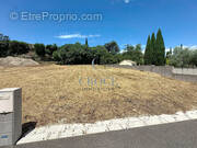 Terrain à UZES
