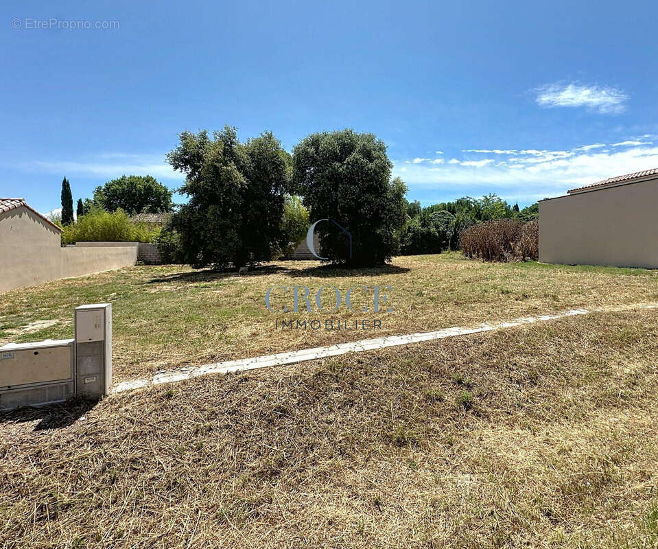 Terrain à UZES