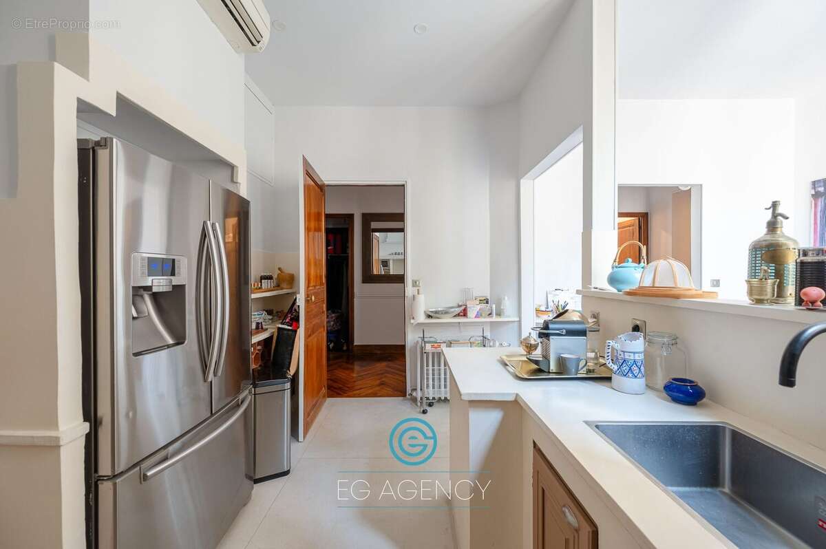 Appartement à MARSEILLE-1E