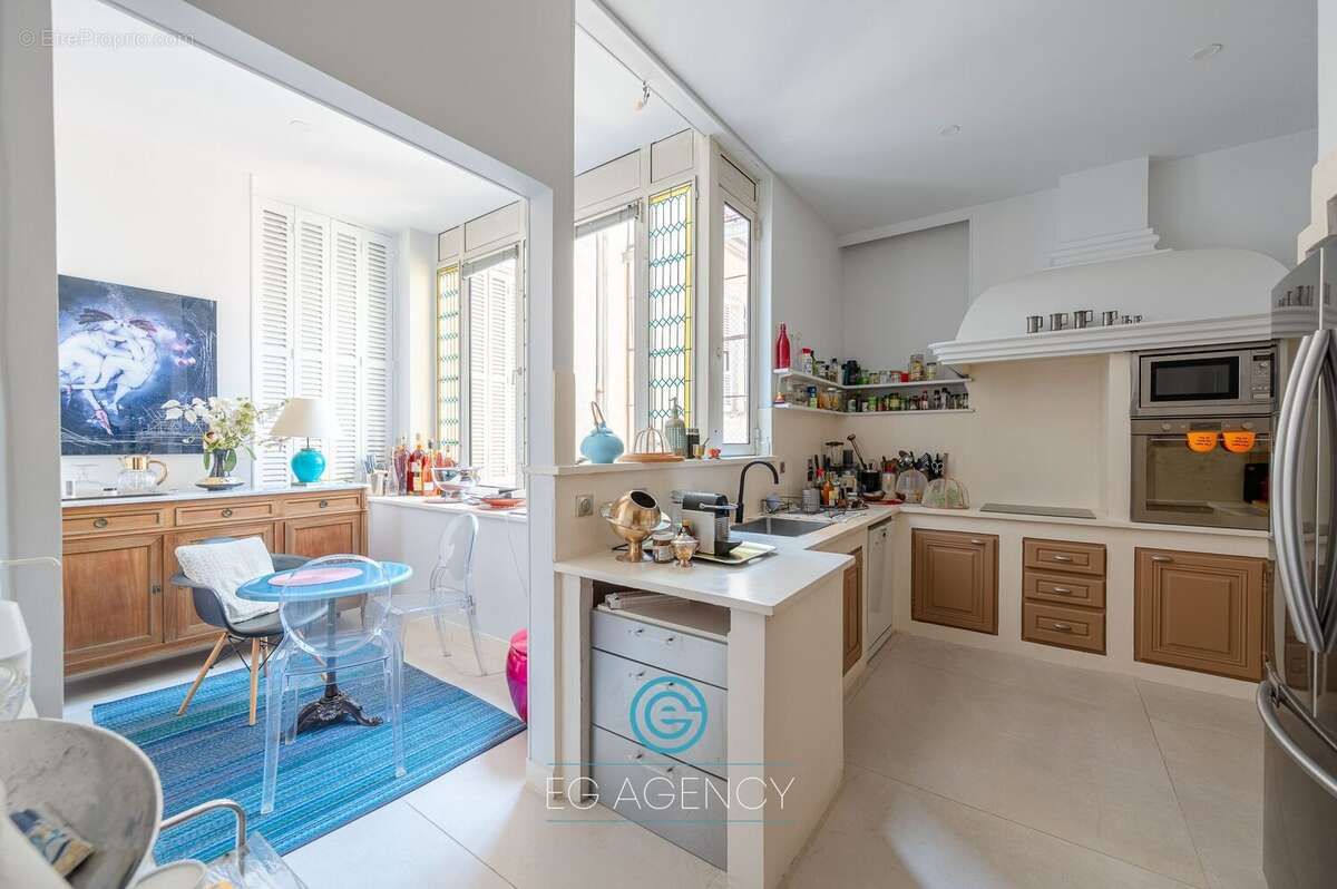 Appartement à MARSEILLE-1E