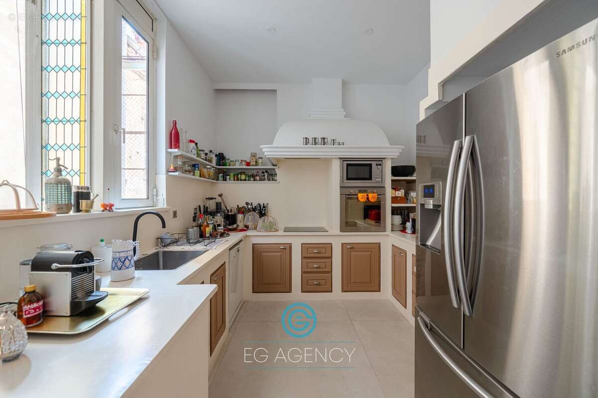 Appartement à MARSEILLE-1E