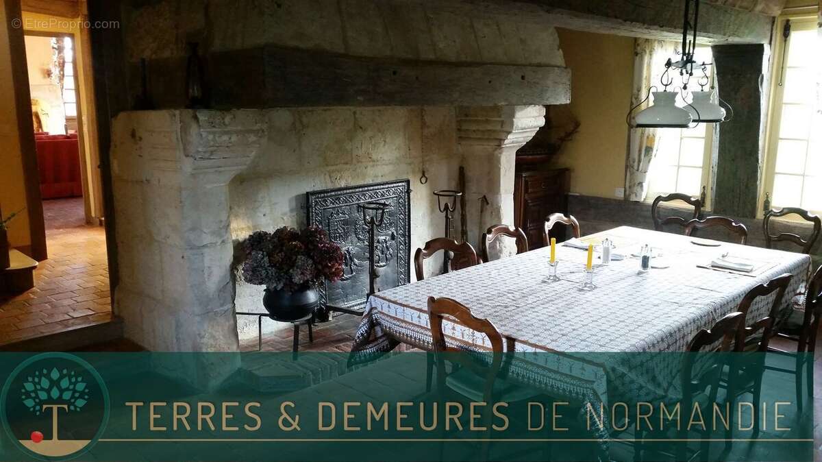 Maison à PONT-L&#039;EVEQUE