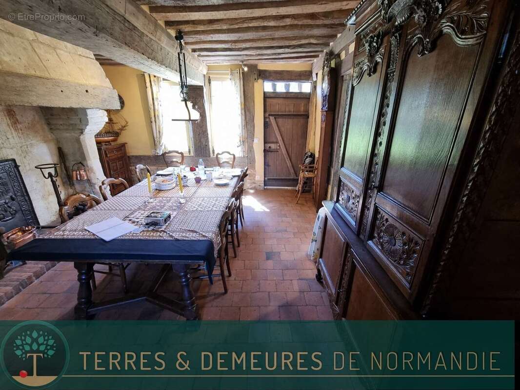 Maison à PONT-L&#039;EVEQUE