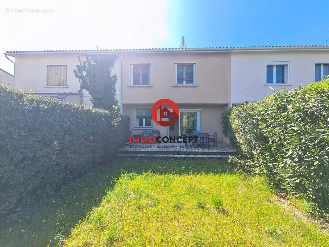 Maison à MONTFAUCON