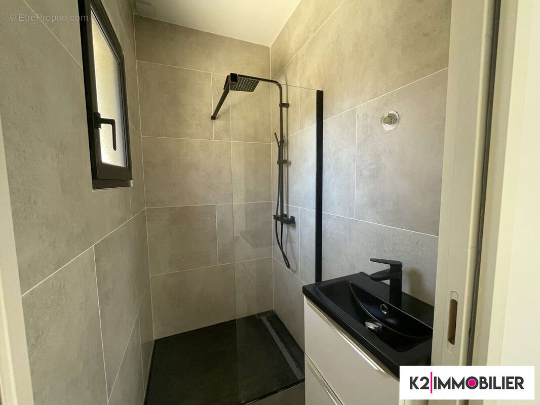 Maison à MONTELIMAR