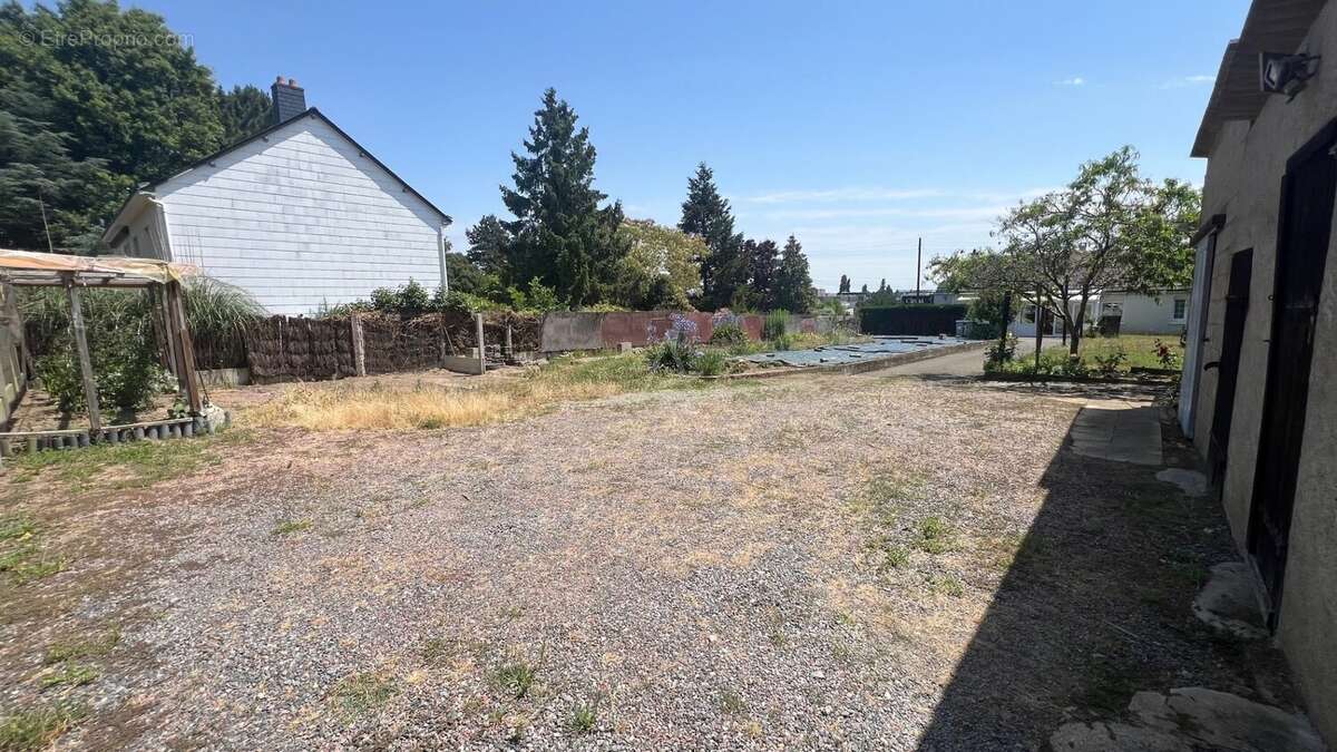 Terrain à SAINTE-LUCE-SUR-LOIRE