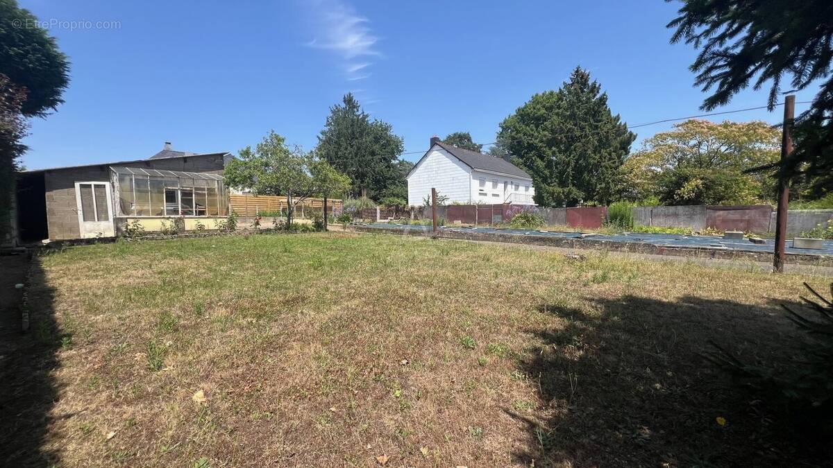 Terrain à SAINTE-LUCE-SUR-LOIRE
