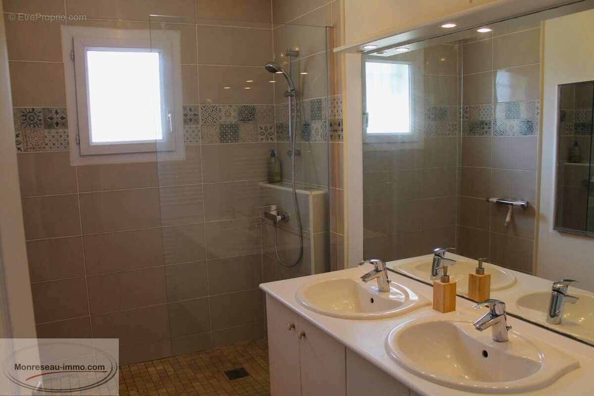 Maison à CHARNAY-LES-MACON