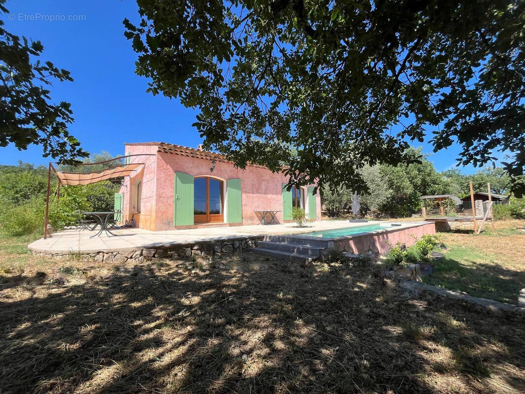 Maison à SAINT-CEZAIRE-SUR-SIAGNE