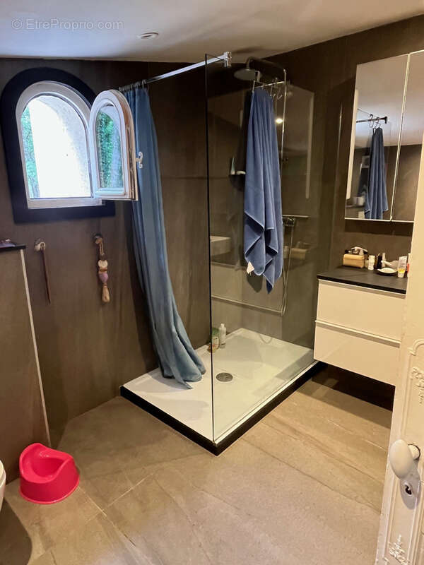 Maison à SAINT-CEZAIRE-SUR-SIAGNE