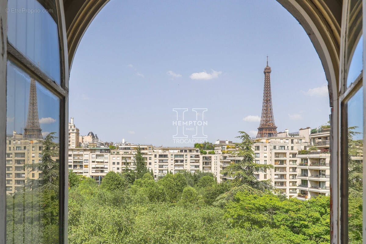 Appartement à PARIS-16E