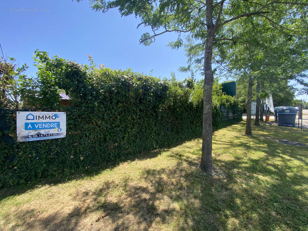 Terrain à SAINT-ANDRE-LES-VERGERS