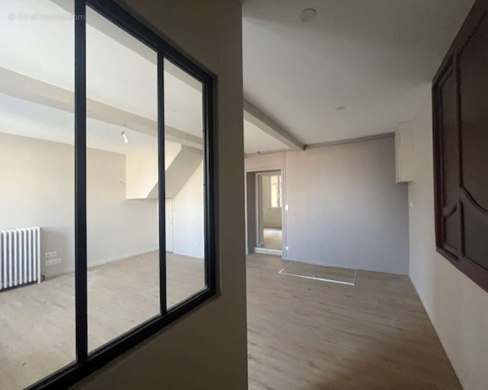 Maison à SAINT-REMY-SUR-DUROLLE