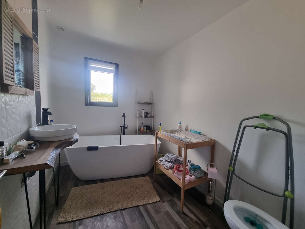 Maison à LE MELE-SUR-SARTHE