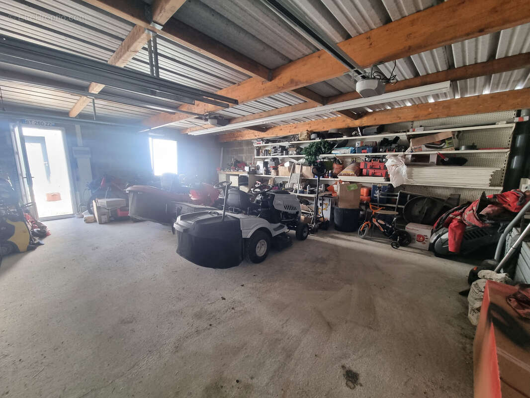 Maison à LE MELE-SUR-SARTHE