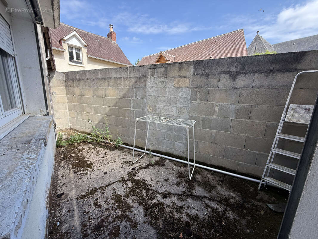 Maison à MOULINS-LE-CARBONNEL