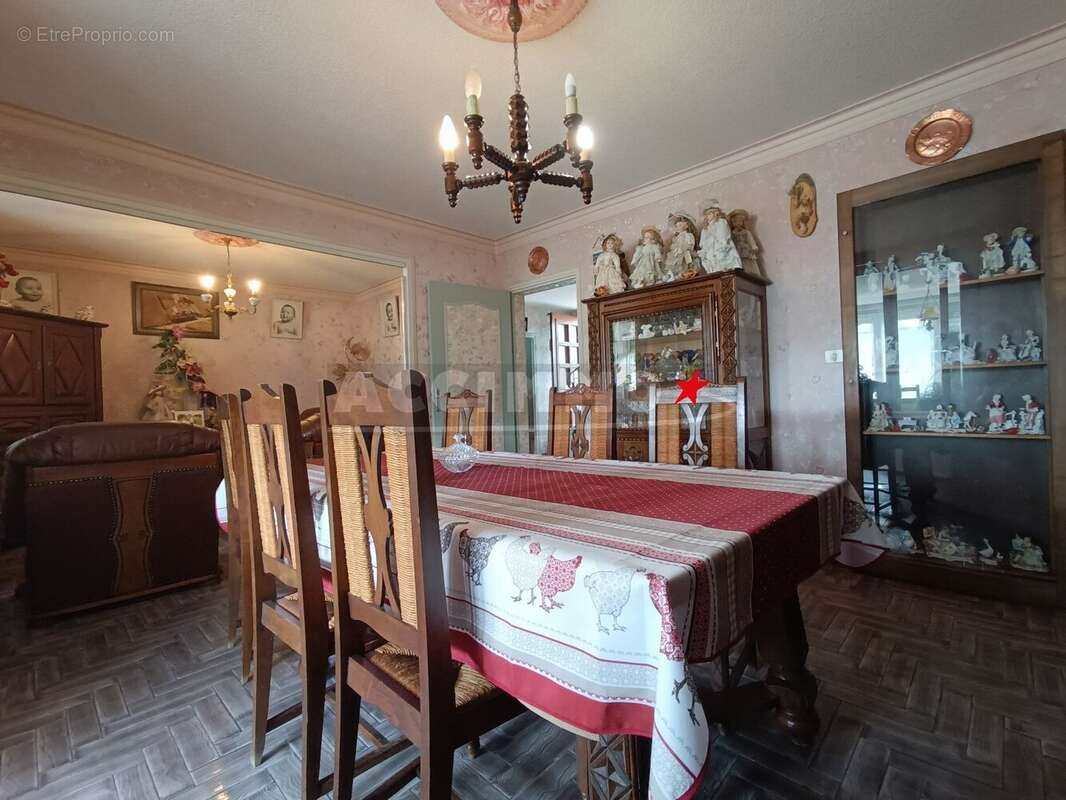 Maison à LABRUGUIERE