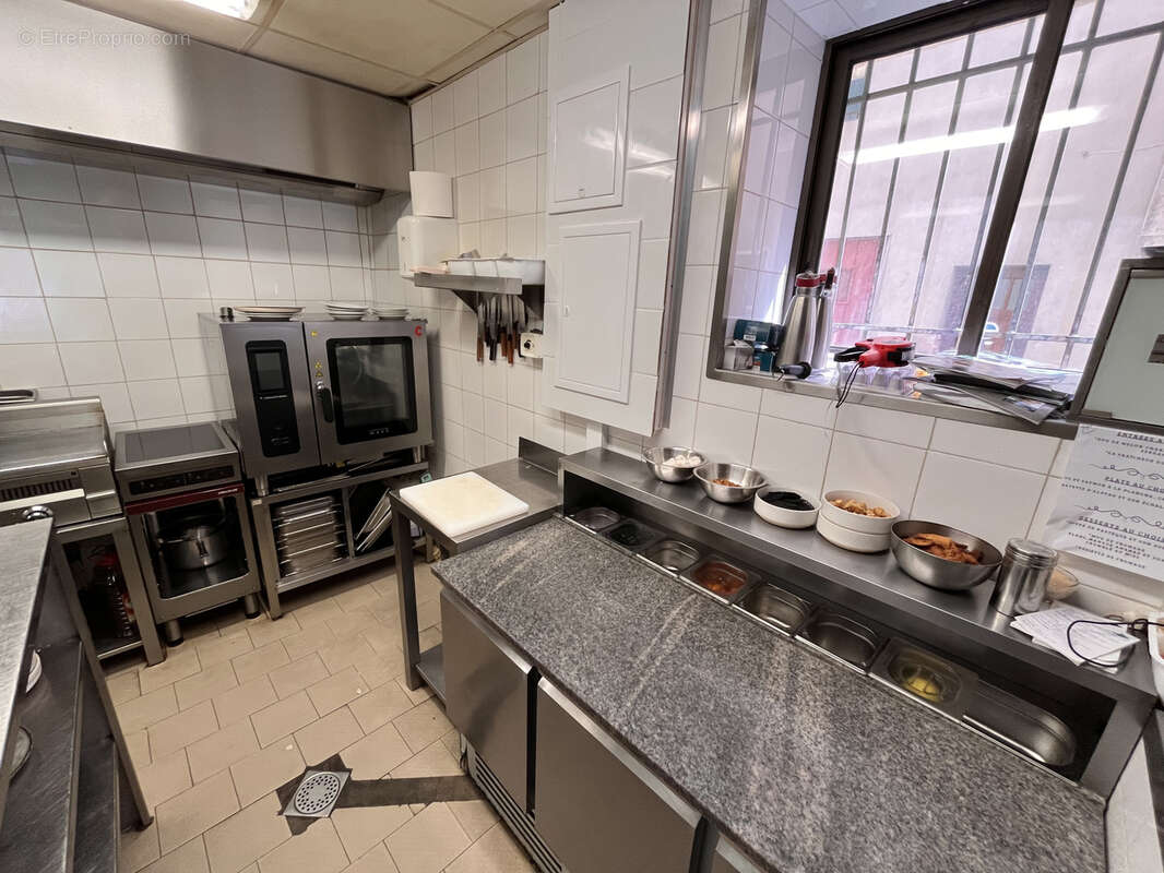 Commerce à LEZIGNAN-CORBIERES