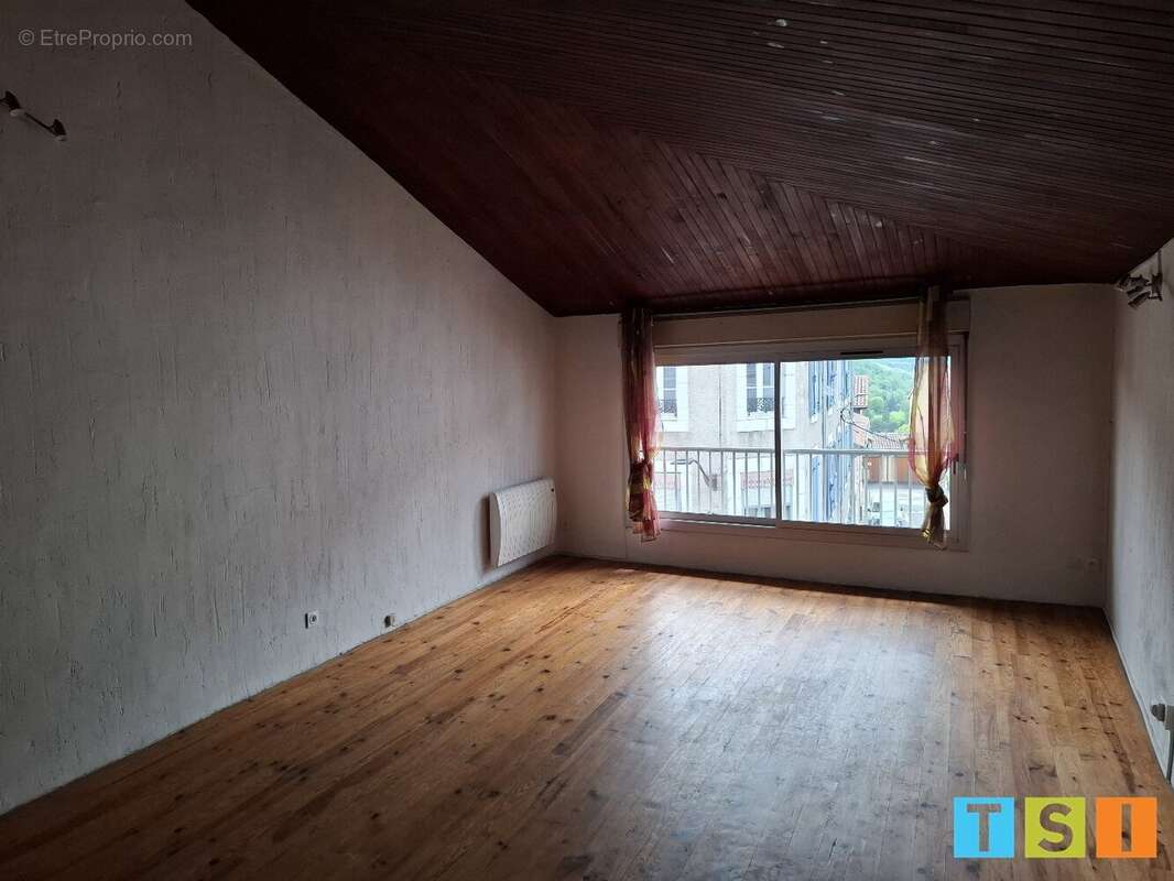 Maison à MONTREJEAU