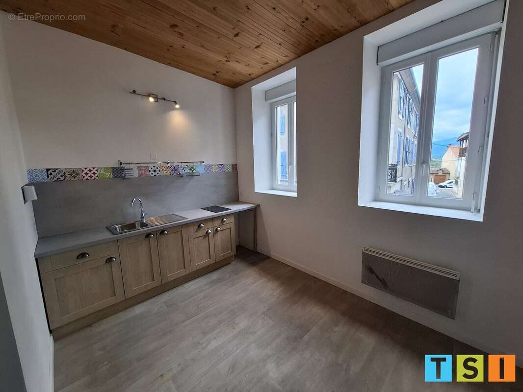 Maison à MONTREJEAU