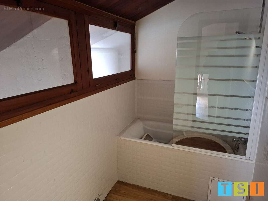 Maison à MONTREJEAU