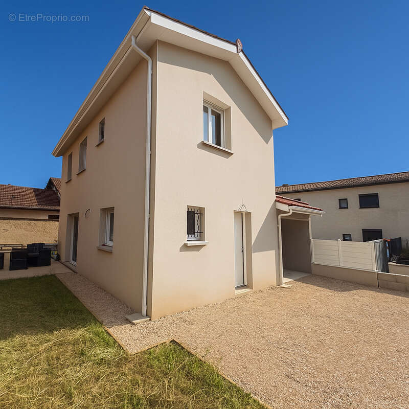 Maison à SAINT-ROMAIN-DE-JALIONAS