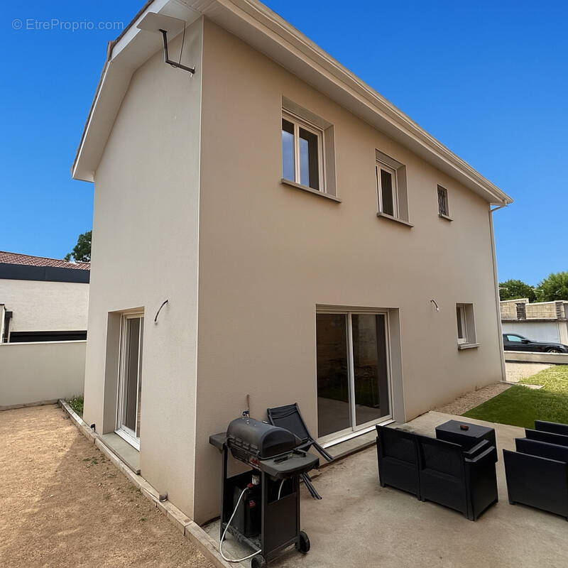 Maison à SAINT-ROMAIN-DE-JALIONAS