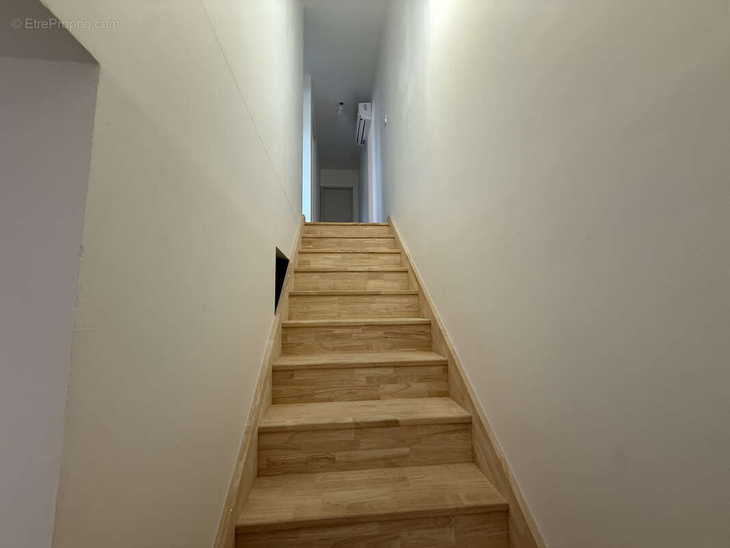 Maison à SAINT-ROMAIN-DE-JALIONAS