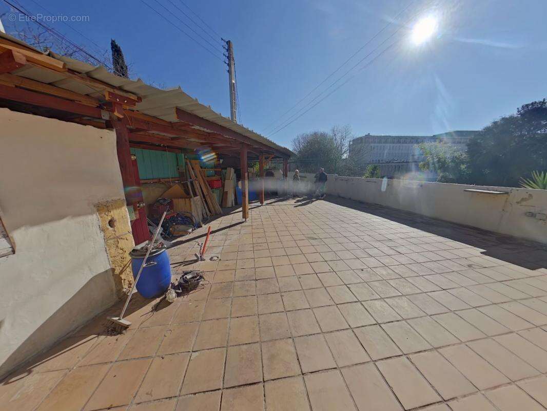 Commerce à AIX-EN-PROVENCE