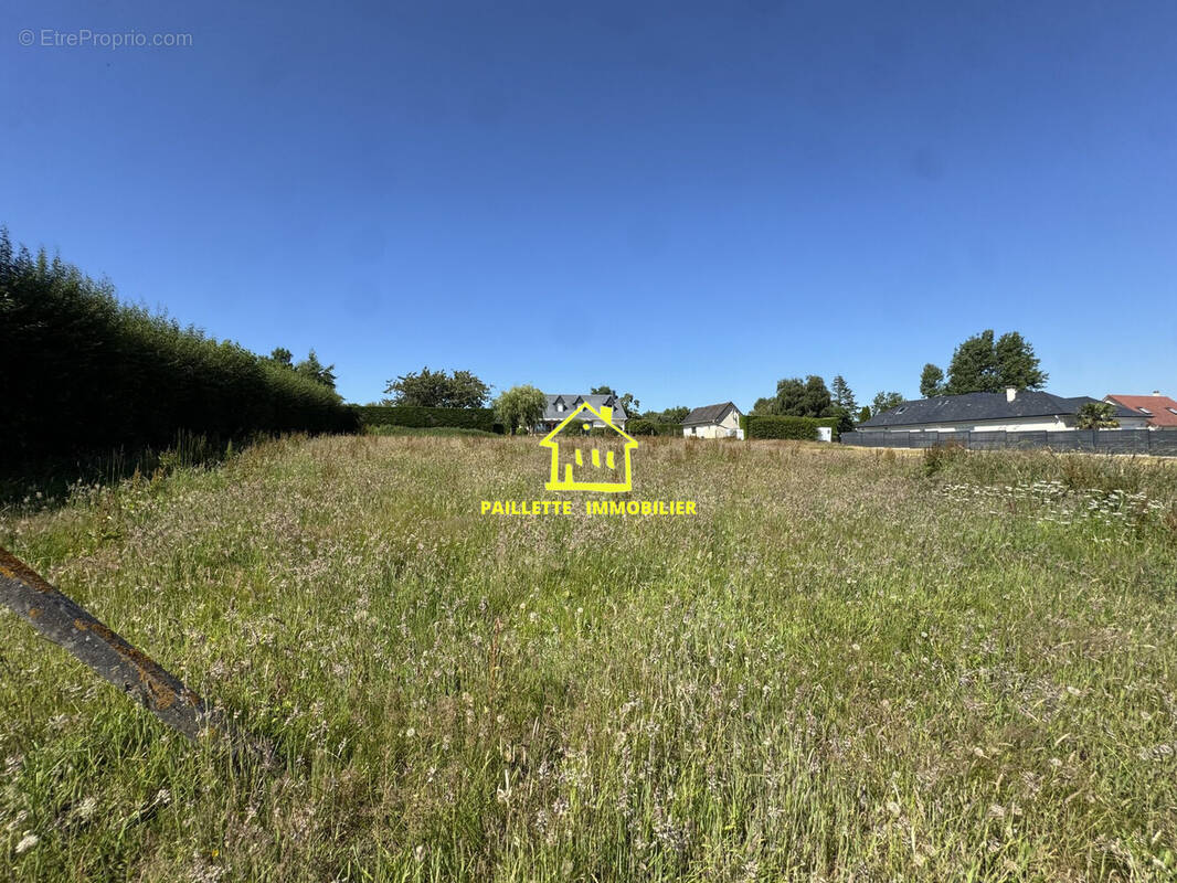 Terrain à LE TILLEUL