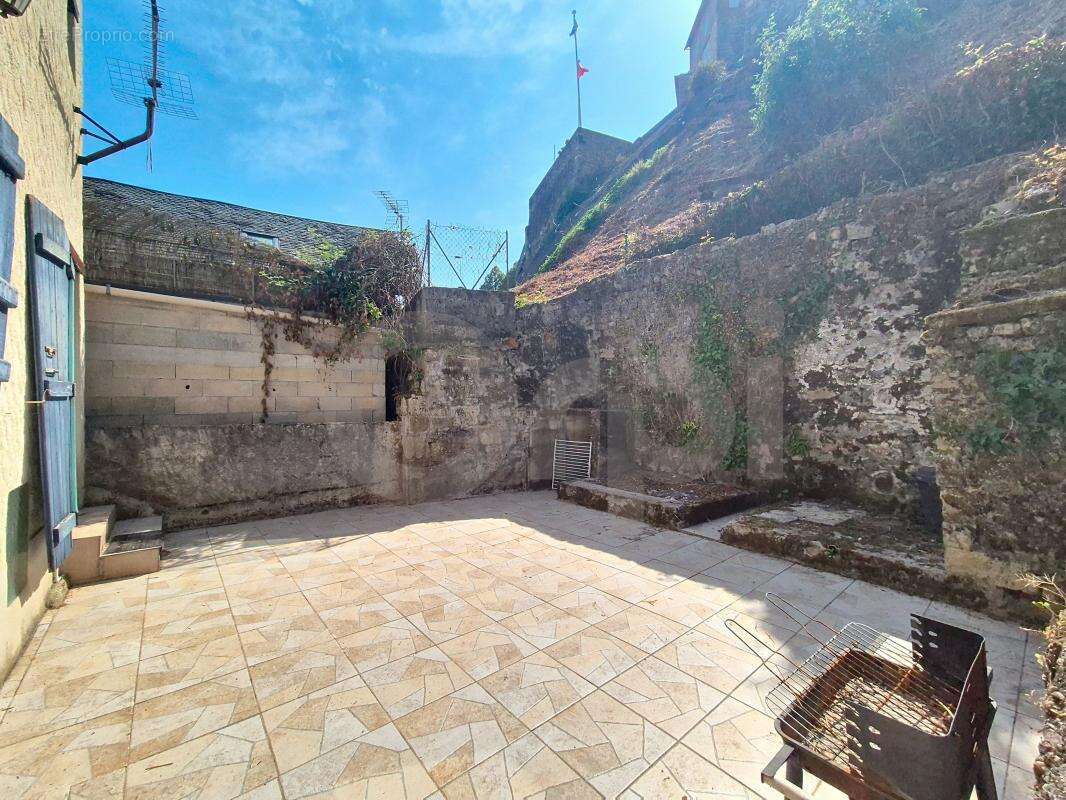 Maison à TERRASSON-LAVILLEDIEU