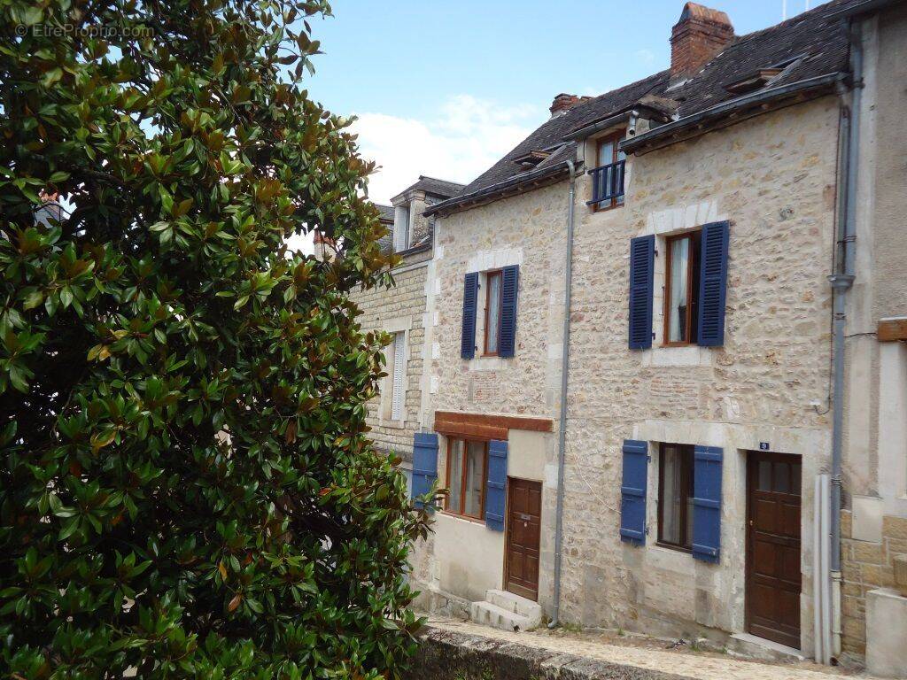 Maison à TERRASSON-LAVILLEDIEU