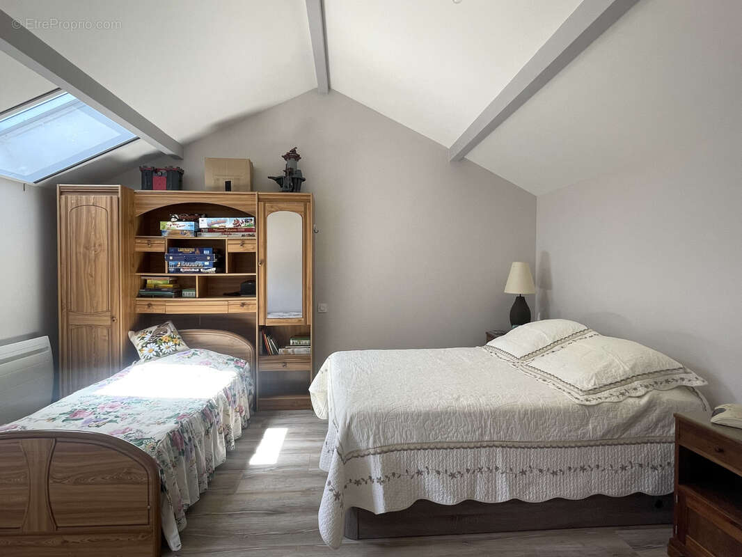 Maison à SAINT-GENEST-D&#039;AMBIERE