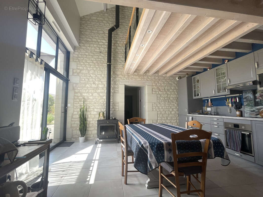 Maison à SAINT-GENEST-D&#039;AMBIERE