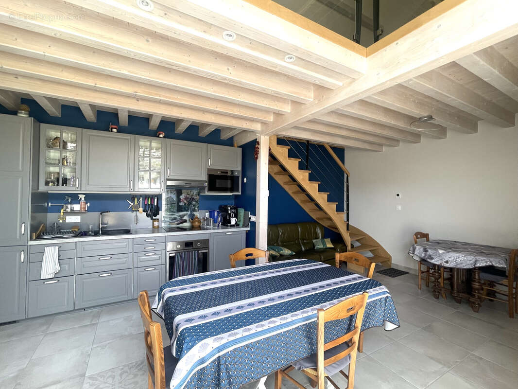 Maison à SAINT-GENEST-D&#039;AMBIERE