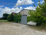 Commerce à SAINT-LOUBES