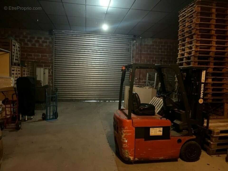 Commerce à SAINT-LOUBES