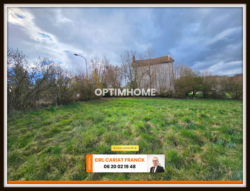 Terrain à SAINT-ETIENNE-DE-FURSAC