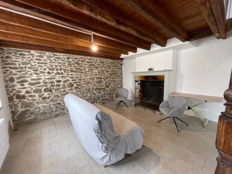 Maison à ARNAC-LA-POSTE