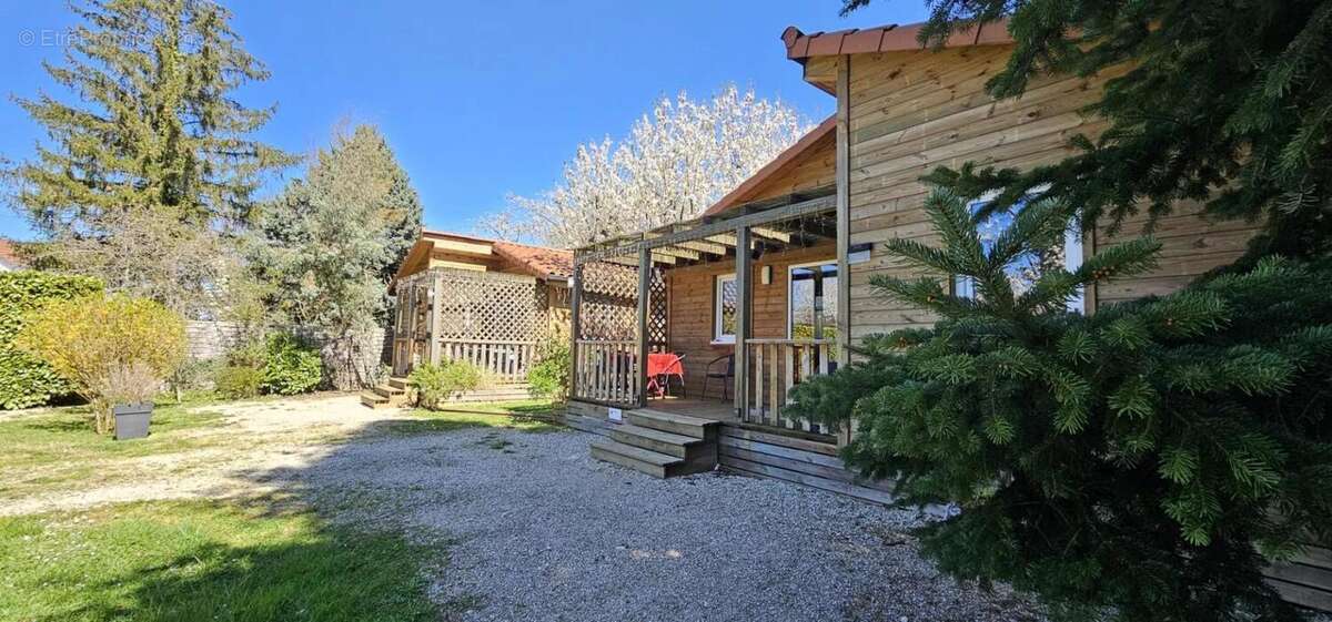 Terrain à AMBERIEU-EN-BUGEY