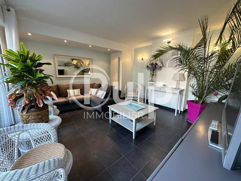 Maison à BRUAY-LA-BUISSIERE