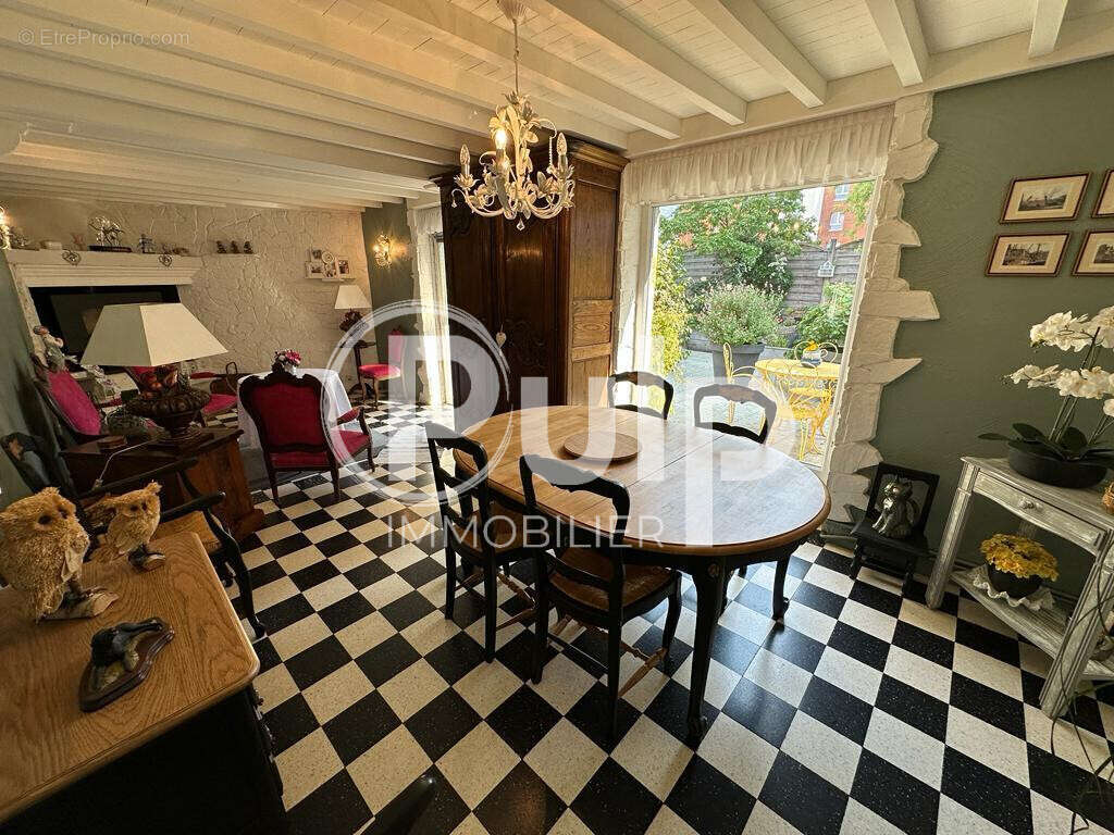 Maison à BRUAY-LA-BUISSIERE