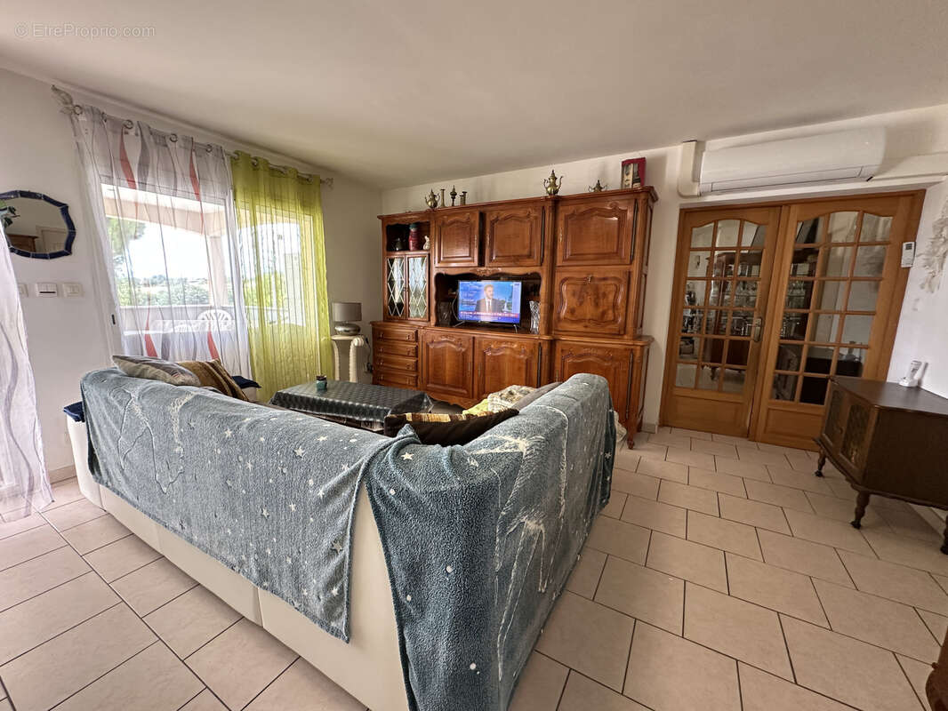 Maison à SAINT-QUENTIN-DE-CHALAIS