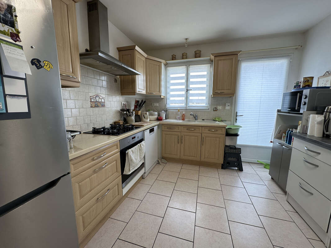 Maison à SAINT-QUENTIN-DE-CHALAIS